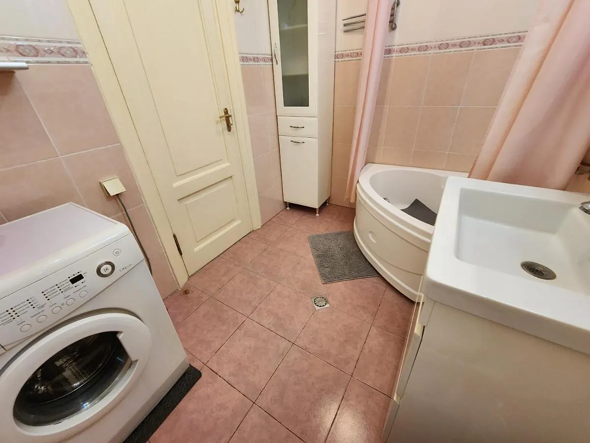טביליסי Riverside Baratashvili Apartment