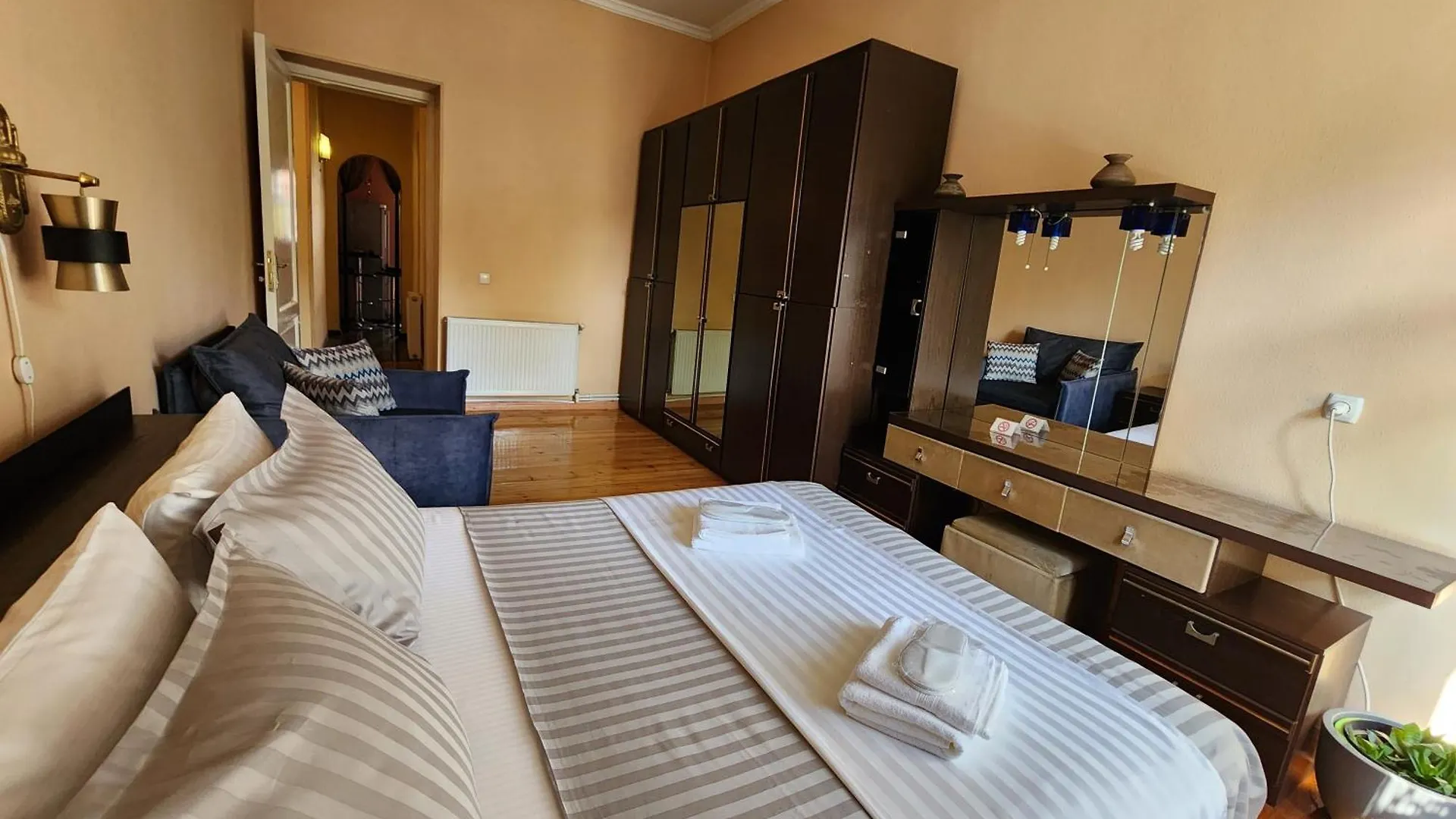 טביליסי Riverside Baratashvili Apartment