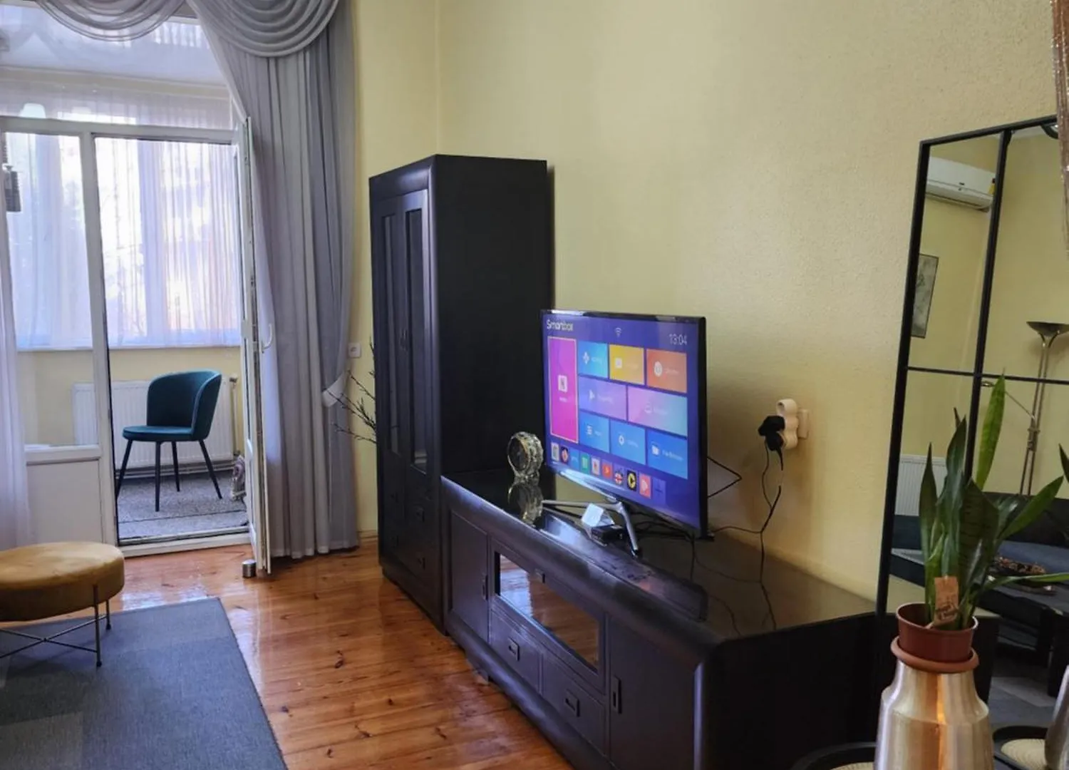 טביליסי Riverside Baratashvili Apartment